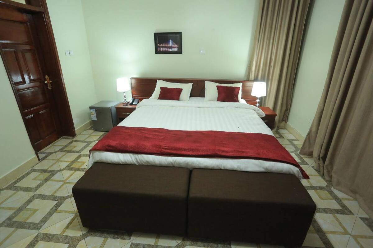 Precious Villas Lubowa Luaran gambar